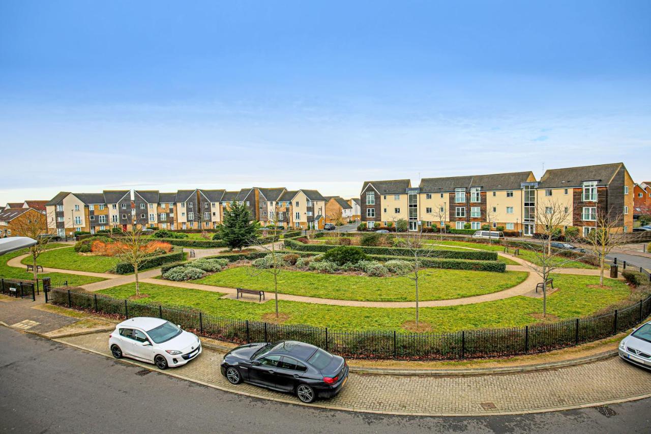 Stylish Apartment With Balcony, Free Parking, Fast Wifi And Smart Tv With Sky And Netflix By Yoko Property Milton Keynes Exterior foto